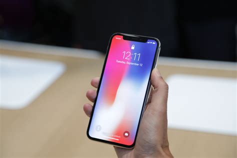 Iphone X Sells Out Within Minutes Shipping Estimates Between 5 6 Weeks