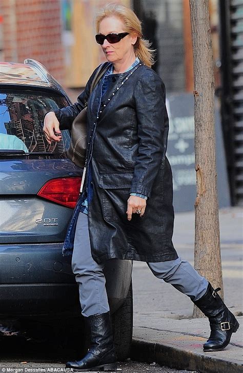 Shes Not In Osage County Now Meryl Streep Is Casual Cosy And Chic