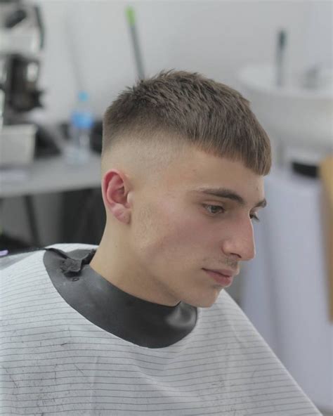 In mainstream culture, high and tights are often high fade haircuts that quickly but smoothly transition from longer to shorter hair. 75 Best High And Tight Haircut Ideas - Show Your Style(2019)