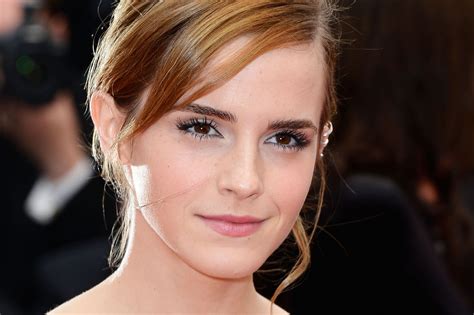 Date Night Makeup Idea Emma Watsons Girl Next Door With A Lot Of