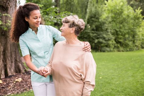 How To Hire The Right Home Health Aide The Senior List