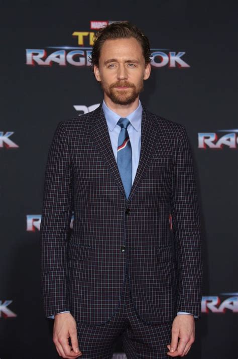 One squeeze of her fist turns thor's mighty hammer mjolnir. Cate Blanchett, Chris Hemsworth… Les stars à l'avant ...