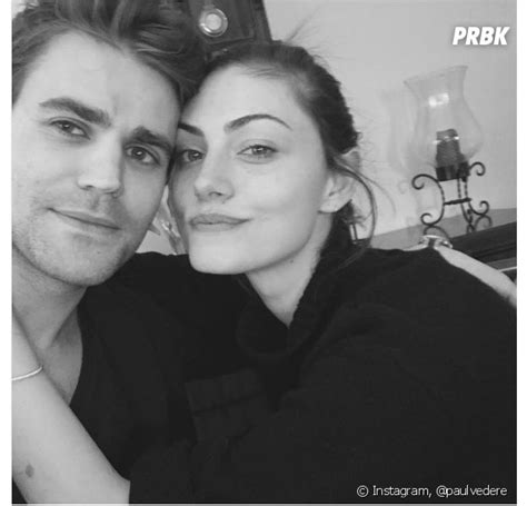 Paul Wesley Et Phoebe Tonkin De Nouveau En Couple La Photo Qui