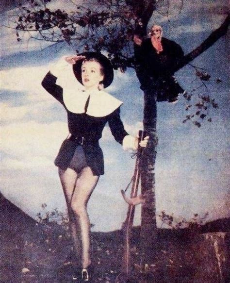 Marilyn Monroe As A Pin Up Pilgrim For Thanksgiving 1950 Marilyn