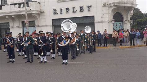 Banda del colegio MANUEL PARDO y del colegio ELÍAS AGUIRRE DE CHICLAYO