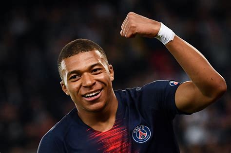 Aug 08, 2021 · kylian mbappe did lay on the winning goal for mauro icardi midway through the first half after achraf hakimi had brilliantly blasted a debut opener from a tight angle, yet the majority of psg's. Het 'XXL-salaris' van Mbappé waar Messi en Ronaldo van ...