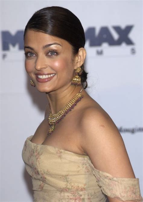 Aishwarya Ray Hot And Sexy Pictures Photos Wallpapers Preetycasey