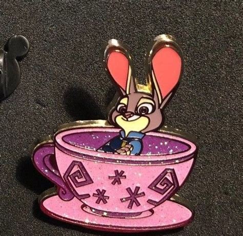 22713 Judy Hopps Shop And Reward Mad Hatter Tea Cup Mystery Set