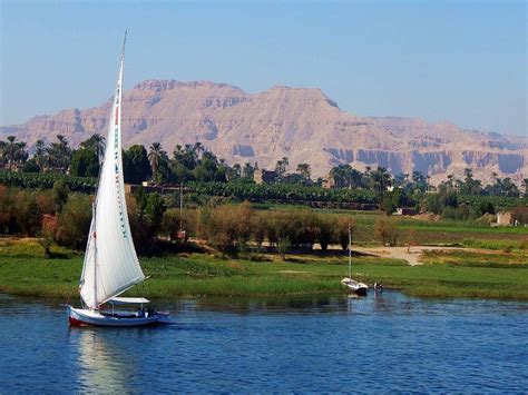 تعبير عن نهر النيل واهميته