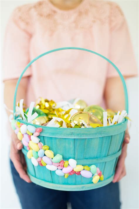 When designing an easter basket for or with a child, the basket must be cute, colorful, and functional (meaning it will hold tons. Clever Ways to Decorate Your Easter Baskets (2 of 3)