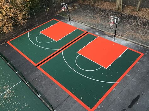 Deux Terrains De Basket Installés Au Sein Dun établissement Scolaire