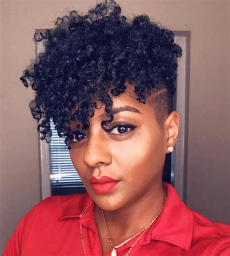 Beautiful Short Curly Wigs Lace Front Wigs For Black Women Human Hair