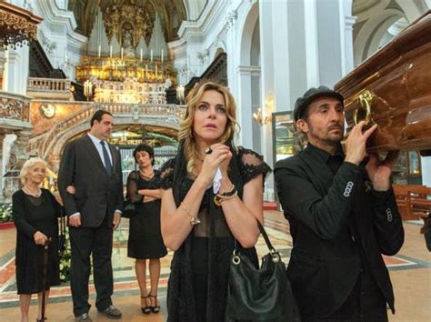Jun 22, 2021 · 'l'ispettore coliandro' con giampaolo morelli. AMMORE E MEALAVITA, in anteprima nazionale a Napoli con ...