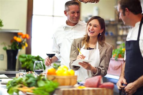 7 of the Best (and Most Romantic) Cooking Classes for Couples