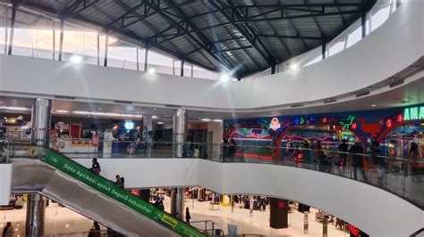 Hangout Di Sunrise Mall Satu Satunya Mall Besar Dan Makan Di Mc Donald