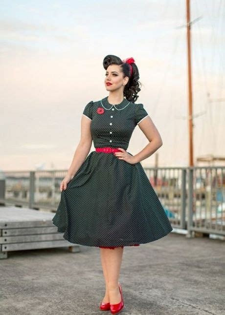 Tenue Retro Chic Femme