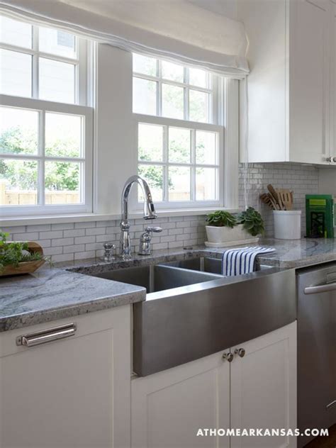 Torn between a stainless steel farmhouse style kitchen sink and a classic white one? 35 Cool Kitchen Sink Ideas to Make Kitchen Washing Task ...