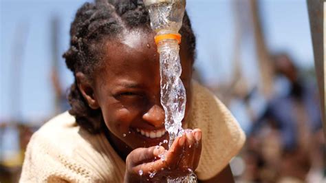 Sauberes Trinkwasser Spendenbox Menschen Für Menschen