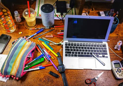 Is A Messy Desk Actually Good For You Onsight