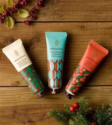 Christmas is to wish one another giving blessings. Green Christmas Hand cream set::Hand cream Gift Set with ...