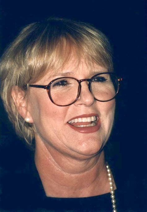 sharon gless age birthday bio facts and more famous birthdays on may 31st calendarz