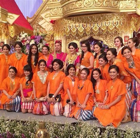 English (us) · español · português (brasil) · français (france) · deutsch. Orange bridesmates | Pengantin wanita, Perempuan, Perkawinan