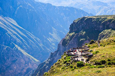 It is bordered in the north by ecuador and colombia, in the east by brazil. Rejser til Colca Canyon | Find de bedste rejsetilbud til ...