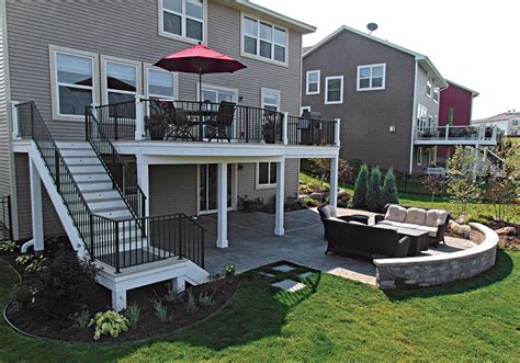 There are many diy ideas out there with a wide range of budgets. Second-Floor Deck Ideas - Fine Homebuilding in 2020 ...