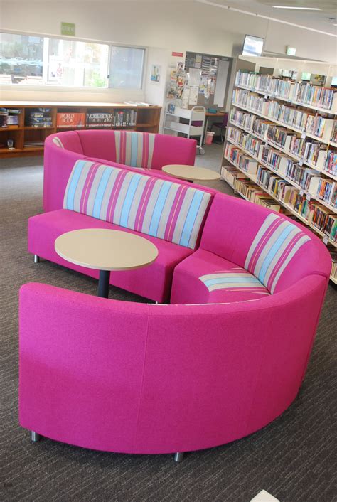 Curved Seating To Encourage Collaborative Study Library Seating