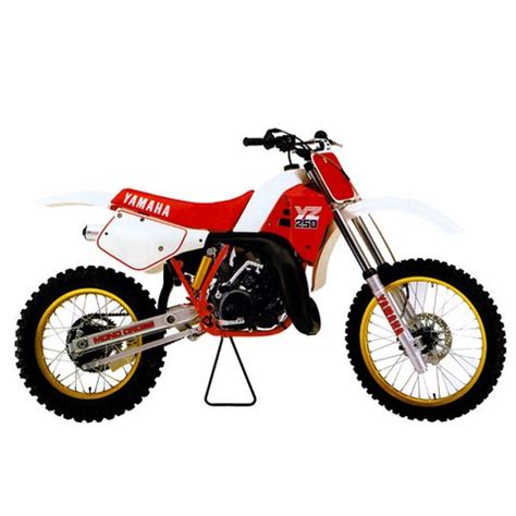 Es una buena moto por yamaha es para aser deporte y muy bueno el motor y los frenos que es lo mas importante muy pronto las veremos en la calles. Yamaha 250 YZ 1986 - Spécifications Suspensions