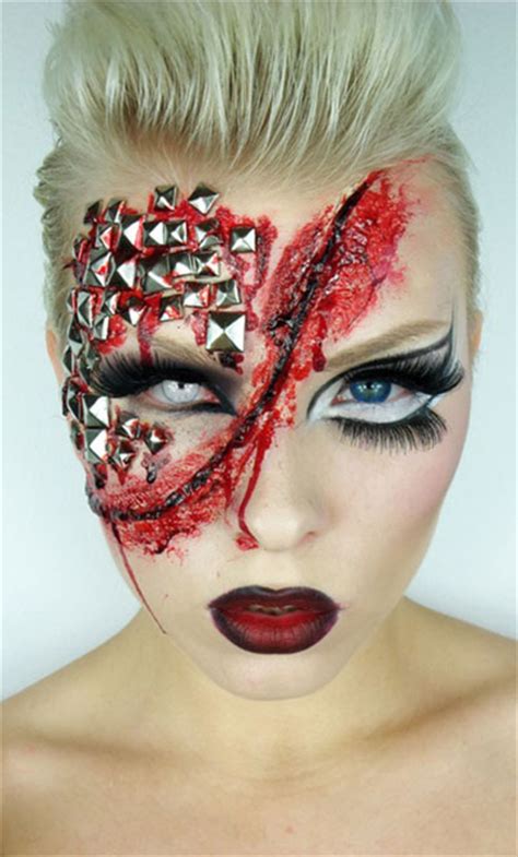 Cool Yet Scary Halloween Make Up Ideas And Looks For Girls