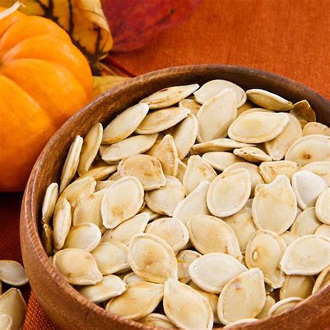 Semente de Abóbora Torrada Salgada (com casca) 100g | A Granel