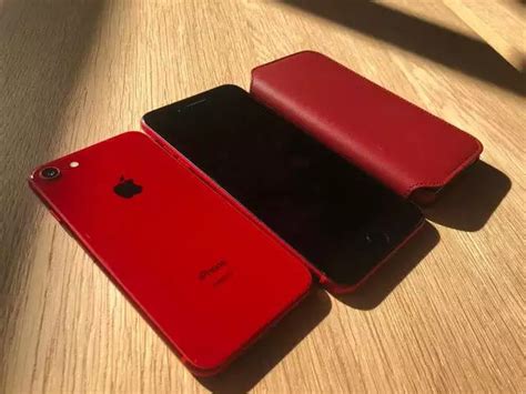 The New Red Iphones Are Stunning To Look At But Theyre Also