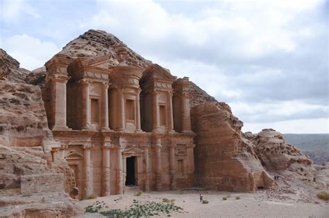 What Is Inside The Lost City Of Petra — Acanela Expeditions