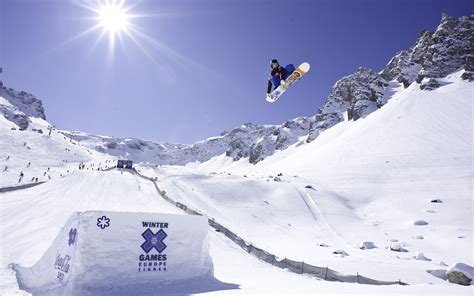 Download Snowboarding Sports Hd Wallpaper