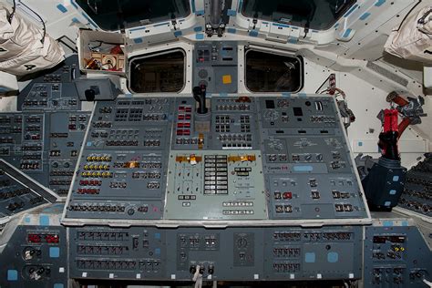 Flight Deck Of The Space Shuttle Discovery Photos