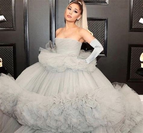 Adu Gaya Selebriti Mengenakan Tulle Dress Dari Kendall Jenner Hingga Ariana Grande Siapa