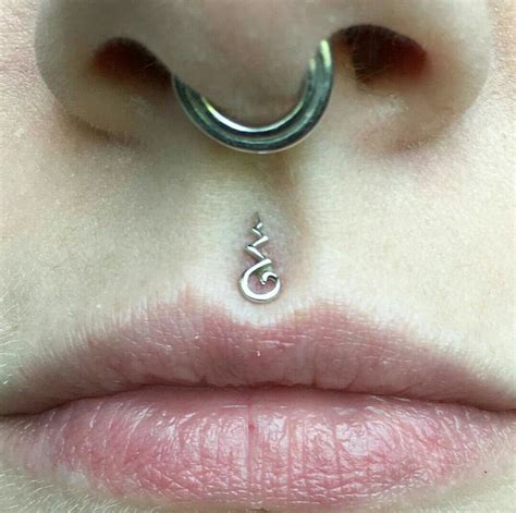 Medusa Or Philtrum Piercing Earings Piercings Ear Piercings Piercings