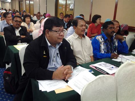 Akta kesatuan sekerja 1959 akan dikaji semula agar selari dengan pindaan akta perhubungan pengurusan 1967. KPPM KPDNKK: Taklimat Khas Berkenaan Pemilihan Perwakilan ...