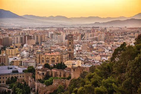 Jahrhundert durch bürgerkrieg und faschismus eine schwere zeit. Séjour linguistique Malaga - Boa Lingua