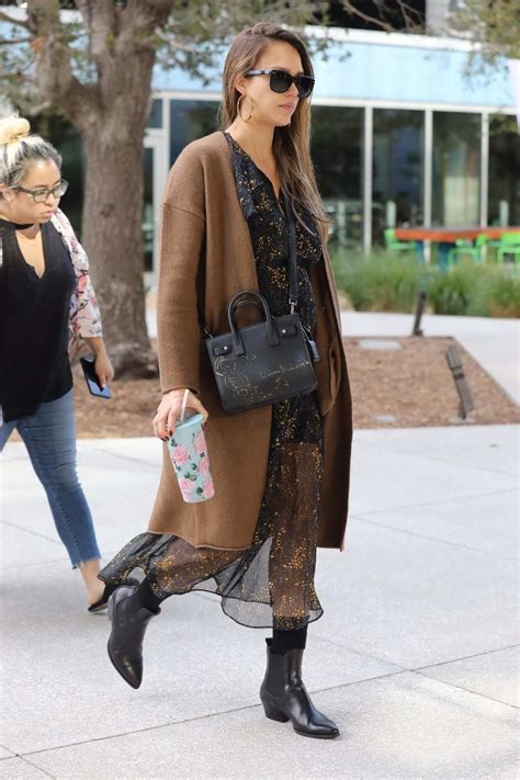 Jessica Alba In Floral Print Dress Arrives For Work At The Honest