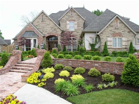 Fill in the grass for the perfect lawn. 28 Beautiful Small Front Yard Garden Design Ideas - Style Motivation