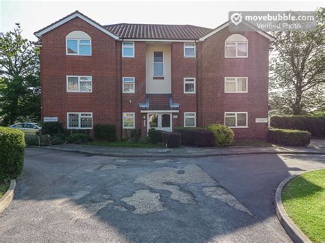 Big stands and affordable property in joburg south's kibler park in johannesburg's southern suburb. 1 Bedroom Flat in Southgate, London | 1 bedroom flat, Flat ...