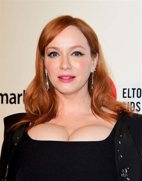 Christina Hendricks Shows Off Her Big Boobs At The 28th Annual Elton