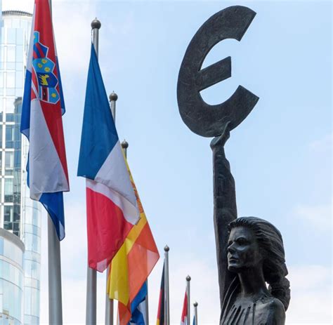 Europäische Zentralbank Draghi Will Schuldenerleichterung Für Griechenland Welt