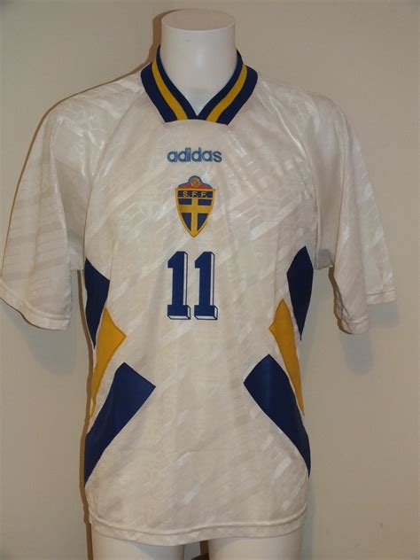 Great savings & free delivery / collection on many items. Sweden - Football Shirt World