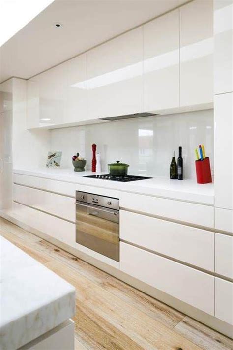 Contemporary glass splashback kitchen kitchens. Kitchen Glass Splashbacks Guide | Trendy kitchen ...