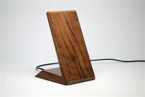 They manage the flow of electricity from the grid to the battery. Wood Magnetic Qi Wireless Charger | Google Nexus 5