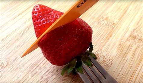 How To Make A Strawberry Rose In 6 Steps Strawberry