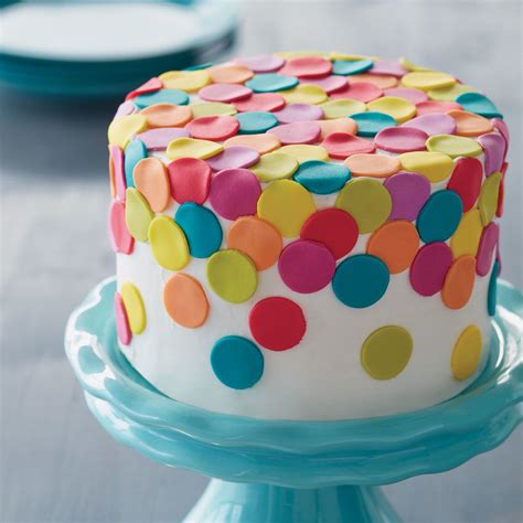 Decorating With Fondant Doesnt Have To Be Complicated With This Color